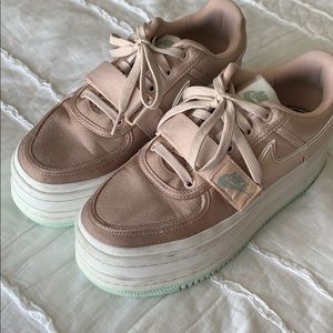 Nike Women’s Vandal 2k platform sneakers